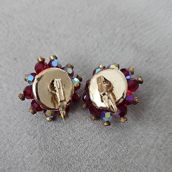 Ruby Red Crystal Aurora Borealis & Rhinestone Vintage Cluster‎ Clip On Earrings - Picture 3 of 13